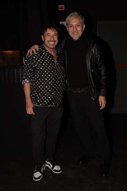 Ricky junto al productor de moda y estilista Jorge León.