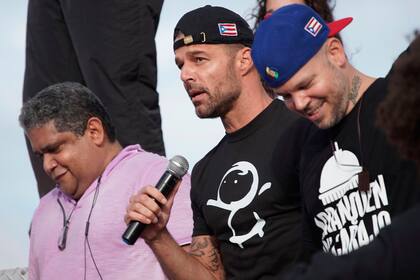 Ricky Martin y Residente en la marcha por la renuncia del gobernador de Puerto Rico, Ricky Rosselló