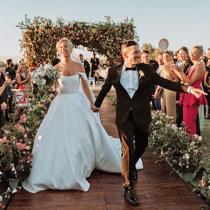 Ricky y Stefi, ya convertidos en flamantes marido y mujer.