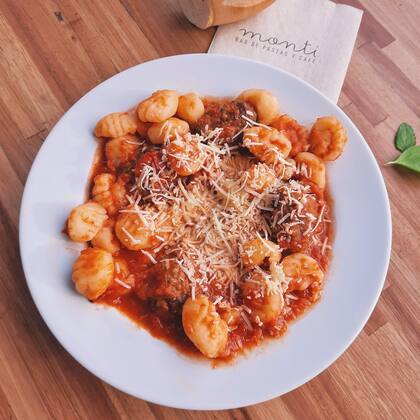 Ricos, ágiles y en muchas sucursales: así son los ñoquis de Monti, fast food de pastas.