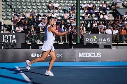 Riera le ganó a Jazmín Ortenzi la final de un certamen que pretende emular a escala el espíritu del Abierto de Australia, con buen tenis, música, gastronomía y ambiente familiar.