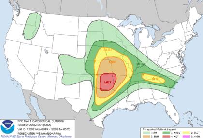 Riesgo moderado de tormentas severas (nivel 4/5) en Oklahoma y Arkansas, con posibles tornados destructivos y granizo grande