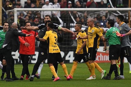 Riestra-Comunicaciones, el recordado escándalo por el ascenso que trajo múltiples consecuencias