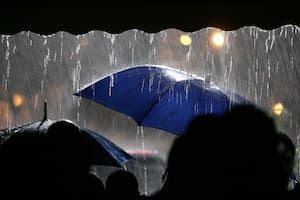 Rigen alertas naranjas y amarillas por tormentas para 13 provincias este sábado 15 de febrero