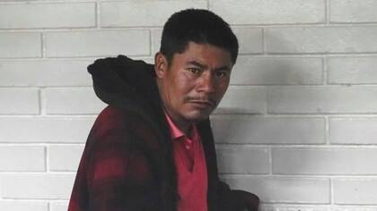 Rigoberto Román Miranda Orozco, presunto cabecilla de una banda de contrabandistas cuya extradición ha solicitado Estados Unidos, sentado en una celda de un tribunal de Ciudad de Guatemala el miércoles