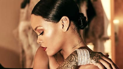 Rihanna ama los tatuajes y los dibujos en la piel