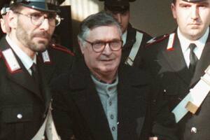 Riina, que dirigió durante más de dos décadas la Cosa Nostra desde la clandestinidad, en 1996, en Bolonia