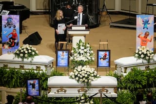 Rinden homenaje a los ocho niños muertos en tiroteo masivo en Luisiana