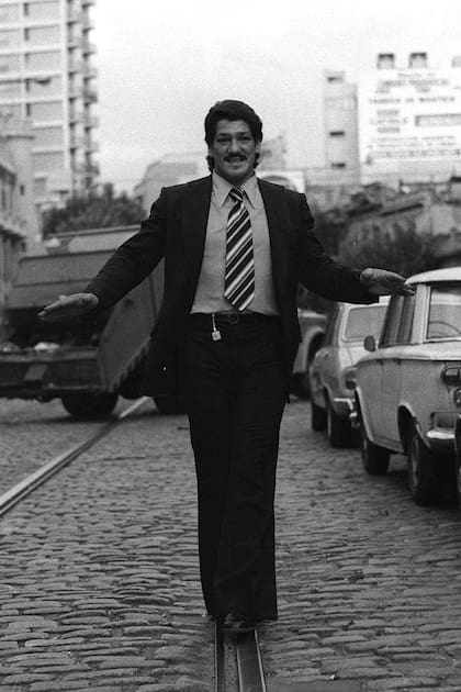 Ringo Bonavena, de traje, siempre histriónico