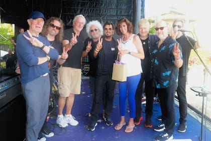 Ringo junto a los músicos de su banda All Starr, en una de sus presentaciones en EE.UU