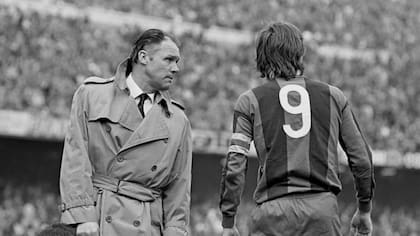 Rinus Michels y Cruyff, en Barcelona; luego compartieron la Naranja Mecánica, el histórico seleccionado holandés