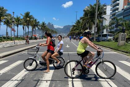 La foto es anterior a la cuarentena, ya que ahora en Rio de Janeiro se exhorta a la gente a que salga lo mínimo necesario