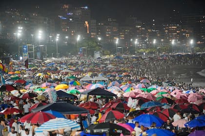 Copacabana fue el centro de los festejos de Año Nuevo el pasado viernes