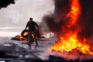 Río Gallegos: protestas, desalojo y una herida frente a la Legislatura