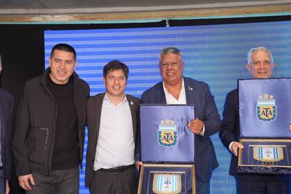 Riquelme, Kiciloff, Tapia y Julio Alak, intendente de La Plata