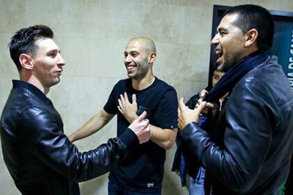 Riquelme y Messi, dos argentinos que usaron la N°10 en Barcelona