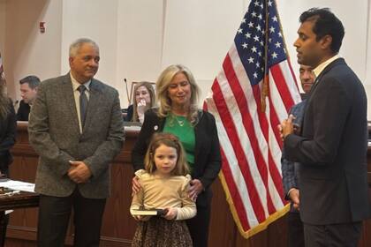 Risa Clay fue nombrada alcaldesa de Tinton Falls en la noche del martes 18 de marzo (@vin.gopal/Instagram)