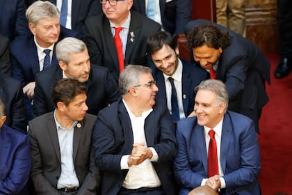 Risas y nerviosismo entre los gobernadores que escucharon a Milei