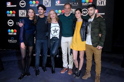 Rita Pauls, Chino Darín, Cecilia Roth, Alejandro Awada, María Soldi y Nazareno Casero