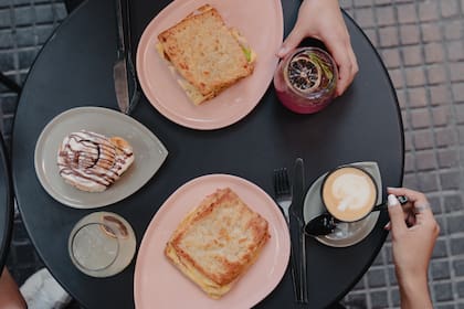 Rita Specialty Coffee tiene varias opciones de sándiwch de chipá