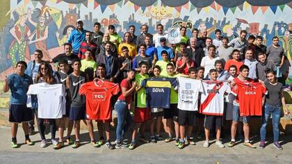 Rivales, no enemigos. La campaña de los equipos grandes para la reinserción de jóvenes en la sociedad