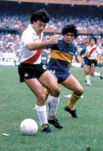 River-Boca, Julio Olarticoechea vs. Diego Maradona. Para siempre