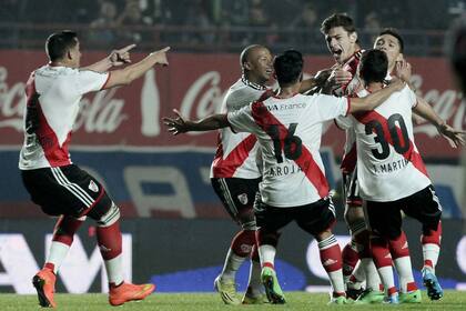 River, cada vez más afianzado en su juego y en la punta del campeonato