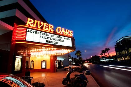 River Oaks es un barrio de Houston ubicado dentro del Loop 610, entre las zonas de Downtown y Uptown