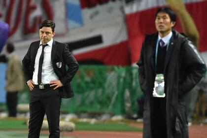 Moriyasu y Marcelo Gallardo, el 16 de diciembre de 2015, en las semifinales del Mundial de Clubes; el japonés dirigía al Sanfrecce Hiroshima