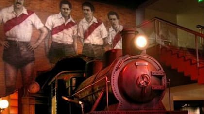 Algo doloroso para el "Fantasma" es que el Museo River hay casi pasado de largo los años sesentas, en los que él sobresalió; el club prefiere destacar solamente a los equipos campeones.