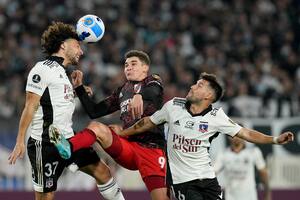 River recibe a Colo Colo y busca asegurarse el pase a octavos: horario, TV y formaciones