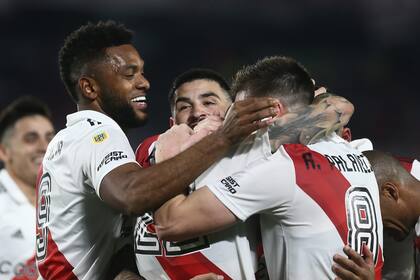 River se acerca a los primeros puestos a fuerza de goles
