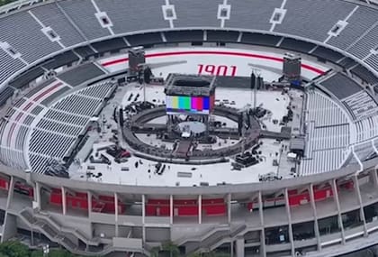 River se encargó de mostrar el escenario 360° de María Becerra