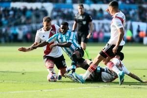 River superó a Racing en Avellaneda, le quitó la posibilidad a la Academia de ser campeón y le allanó el camino al título a Boca