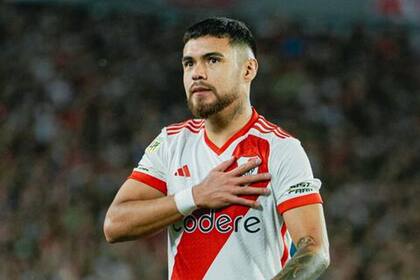 River teme perder al chileno Paulo Díaz; el líder de la defensa tiene una oferta millonaria de un club de Arabia Saudita.