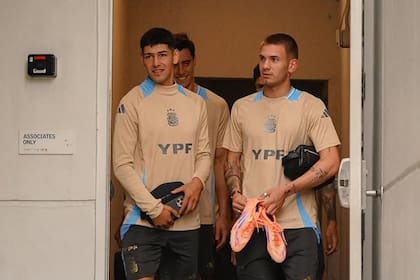 Rivero y Mastantuono, artífices de la renovación; el volante de Real Madrid quedó desafectado