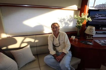 Riviera 48, Jorge Aragona