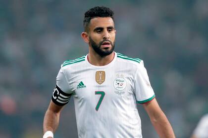 Riyad Mahrez, capitán y figura de la selección de Argelia
