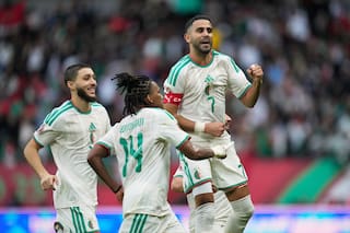 Con el "último baile" de su figura y el hijo de Zidane, Argelia presentó una lista de 27 jugadores