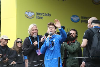 Road show de Franco Colapinto en CABA.