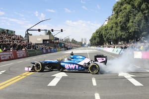 Después de manejar la Flecha de Plata, Colapinto emprende la última salida con el Lotus de 2012