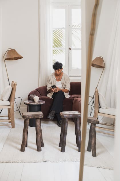 Rob en un rincón de su estudio en la Rue des Artisans, a la que se accede por la calle Arenales, en pleno distrito de diseño