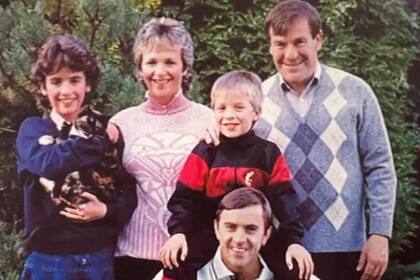 Rob y Dianne, junto a Ronnie (a la derecha) y sus dos hijos, Lloyd y Katie, en 1988