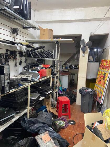 Robaba notebooks del Plan Conectar, las desbloqueaba y las vendía