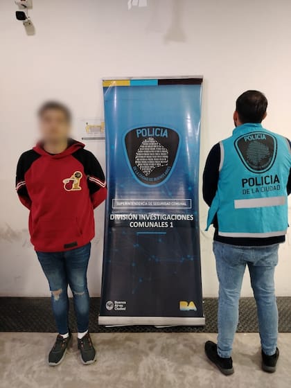 Robaban celulares y los vendían en galerías de Balvanera, Boedo y la peatonal Florida