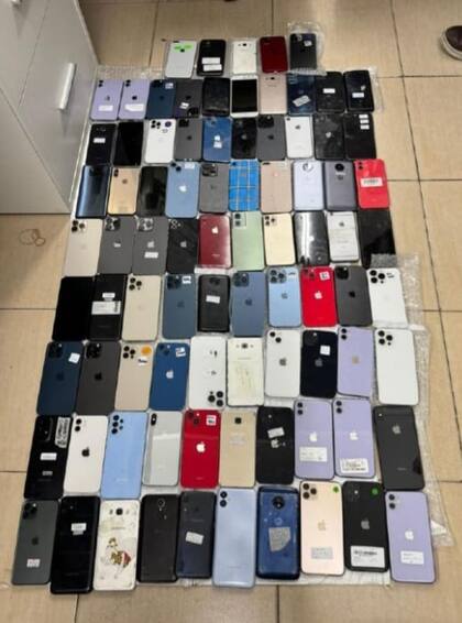 Robaban celulares y los vendían en galerías de Balvanera, Boedo y la peatonal Florida