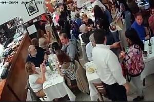 En solo 10 segundos. La técnica que usaron tres mujeres en un restaurante de Recoleta para robarle a un odontólogo