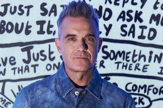 La insólita indignación de Robbie Williams con sus fanáticos en la calle