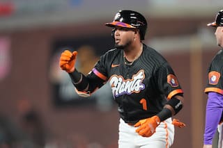 Robbie Ray luce en la loma y Gigantes vencen 6-0 a Filis para frenar racha de 4 derrotas