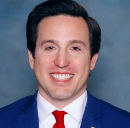 Robbins presentó un proyecto de ley en la última sesión que habría obligado a los patrocinadores a reembolsar al estado. El proyecto de ley fue aprobado por la Cámara de Representantes y un comité del Senado